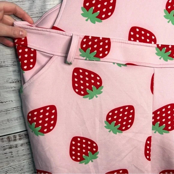Hot Topic‎ 3X Strawberry Shortalls Plus Size Fruit Print Overalls - Picture 4 of 10